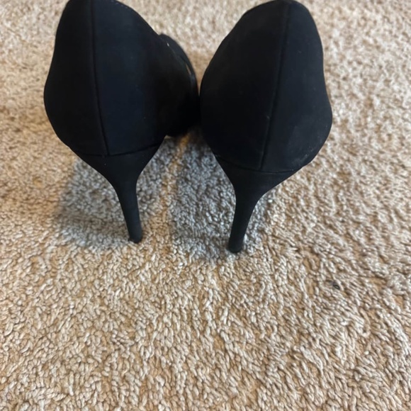 Black Heels - Picture 2 of 3